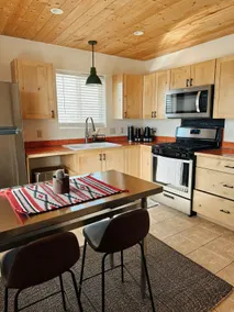 Couples getaway in cozy casita! Taos mountain Views! - Image 5