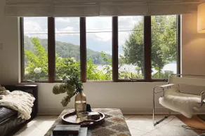 Lakefront, newly renovated home in the Catskills - Image 2