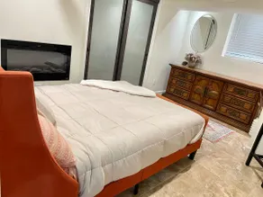 Amenities filled 1BR suite in Hillcrest - Image 2