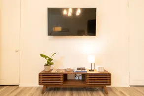 Peaceful, Artsy North Troy Riverview Apt - Image 5