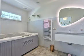 ”Romantico” Room with Private Jacuzzi - Image 2