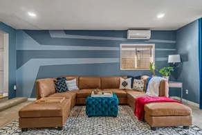 Spacious downtown pad - billiards/ping pong/sauna - Image 4
