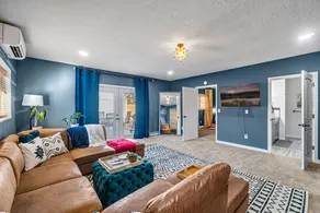 Spacious downtown pad - billiards/ping pong/sauna - Image 2