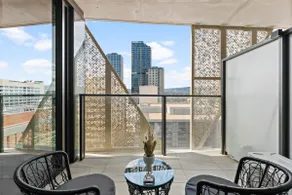 City Escape Realm 1 BR Apt Wi-Fi Gym - Image 3