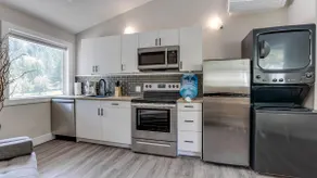 2 bed/2 bath suites + kitchen in hillside Okanagan - Image 3