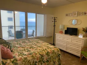 Great Ocean Views from Every Room! - Image 4