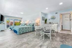 Siesta Key ~New Waterview studio ~ sleeps 4 ~ pool - Image 5