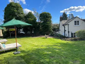 Cotswolds Cottage with Heated Pool - Image 3