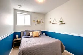 *2 Bedrooms|Full Kitchen|Faces Park - Image 2