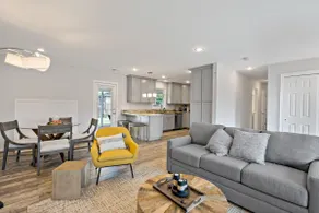 Cheerful | 4-bedroom bungalow | free parking - Image 2