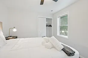 Cheerful | 4-bedroom bungalow | free parking - Image 3