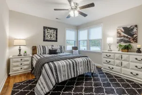 Spacious & Stylish ~ Near TIEC ~ Patio ~ Fire Pit! - Image 3