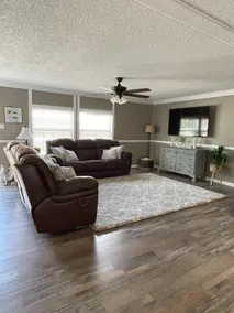 Spacious house on a quiet country road - Image 4