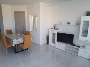 Lovely 1-bedroom penthouse with BBQ area - Image 3