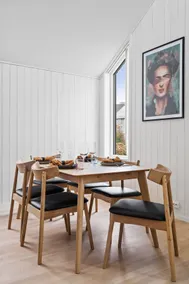 Stylish Townhouse -Cozy Winter Garden & Fireplace - Image 3