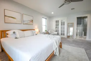 Ultimate Family Getaway in a Stylish Spacious Home - Image 3