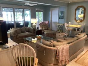 Cozy 3 bedroom cottage on Lake Bowen - Image 4