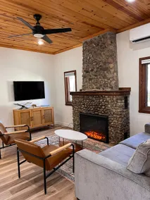 Lake Mac Breeze Cottage - Image 3