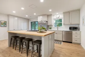 The Carefree Cottage- Downtown Bentonville - Image 5