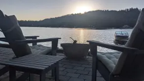 Lakeside Tiny House - Image 2