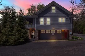 King & Queen of the Poconos: IndoorSlide + FirePit - Image 4