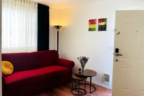 Modern Private Suite Near Seattle - Free Parking - Image 3