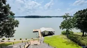 Bring your boats! Waterfront Weiss Lake Home - Image 4
