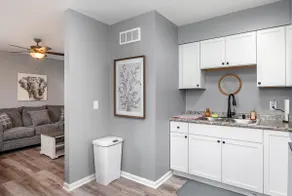 2 bed, newly remodeled hideaway in Trenton, Ohio - Image 5