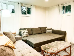 Adorable Private Apt w/Hot Tub, King Bed & Kitchen - Image 5