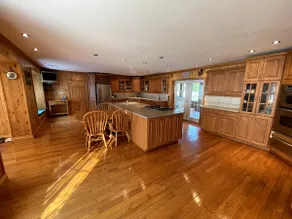 Cottage Getaway with Indoor Pool & Hot Tub - Image 4