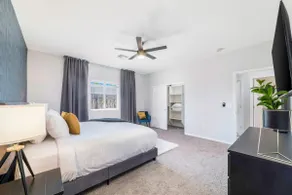 Modern Tranquility: Midtown Summer Sanctuary Epic - Image 5