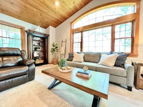 4 BR/2.5 BA Lake House | Pets OK | Fire Pit | Dock - Image 3