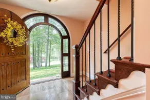 8 Bedroom Luxury Home in Baltimore Maryland - Image 4