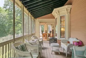 Magical Long Island Retreat | Steps to Quiet Beach - Image 4