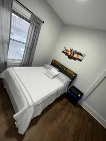 Cozy 1BR Apt in the heart of Downtwn - Image 5