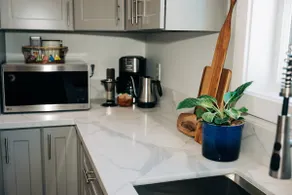 New Modern guesthouse with pool in Simi Valley - Image 5