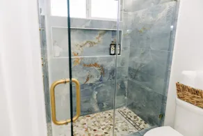 New Modern guesthouse with pool in Simi Valley - Image 3
