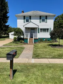 Quiet 3 BR Suburban Home Close to Pittsburgh - Image 2