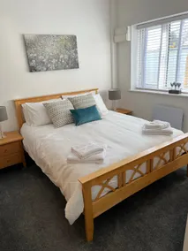 Fantastic new 1 bedroom apartment ,with parking, - Image 2