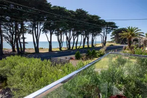 Luxurious 4 Bedroom House with Stunning Beach view in St Leonards - Image 2