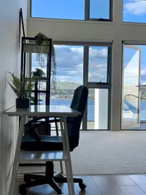 Modern townhouse with water view - Image 5