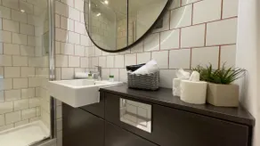 Luxury Three bed Apartment by London ExCeL - Image 5