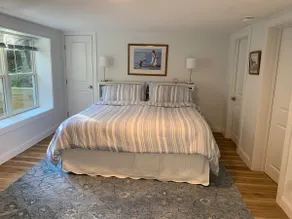 Spacious One Bedroom Apt, Close to Beaches - Image 5