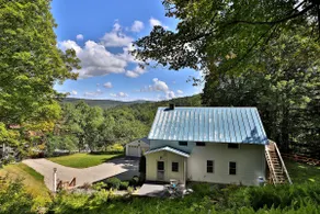 Updated 6BR Home 4 min to Okemo w fenced in yard! - Image 3