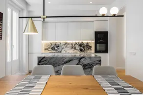 A bright and elegant apartment in Justicia - Image 2