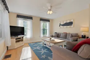 Ogunquit Village 5 BDR, Heated Pool, Walk to Beach - Image 2