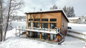 Waterfront chalet - private hot tub - Fireplace - 8 people - Image 2