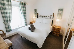 WILLOW COTTAGE - Cost 3 Bed Cottage in Penrhyn Bay with Sea Views with Access to Snowdonia - Image 2