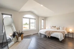 4 Bedroom + 3.5 Bath + Close to Hwy/Dt/Boler Mt - Image 2