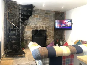 Beautiful Stone Cottage near BPW & Brecon Beacons - Image 2